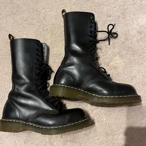 Dr Martens 1940 steel toe boot in UK5/ US Women Size 7